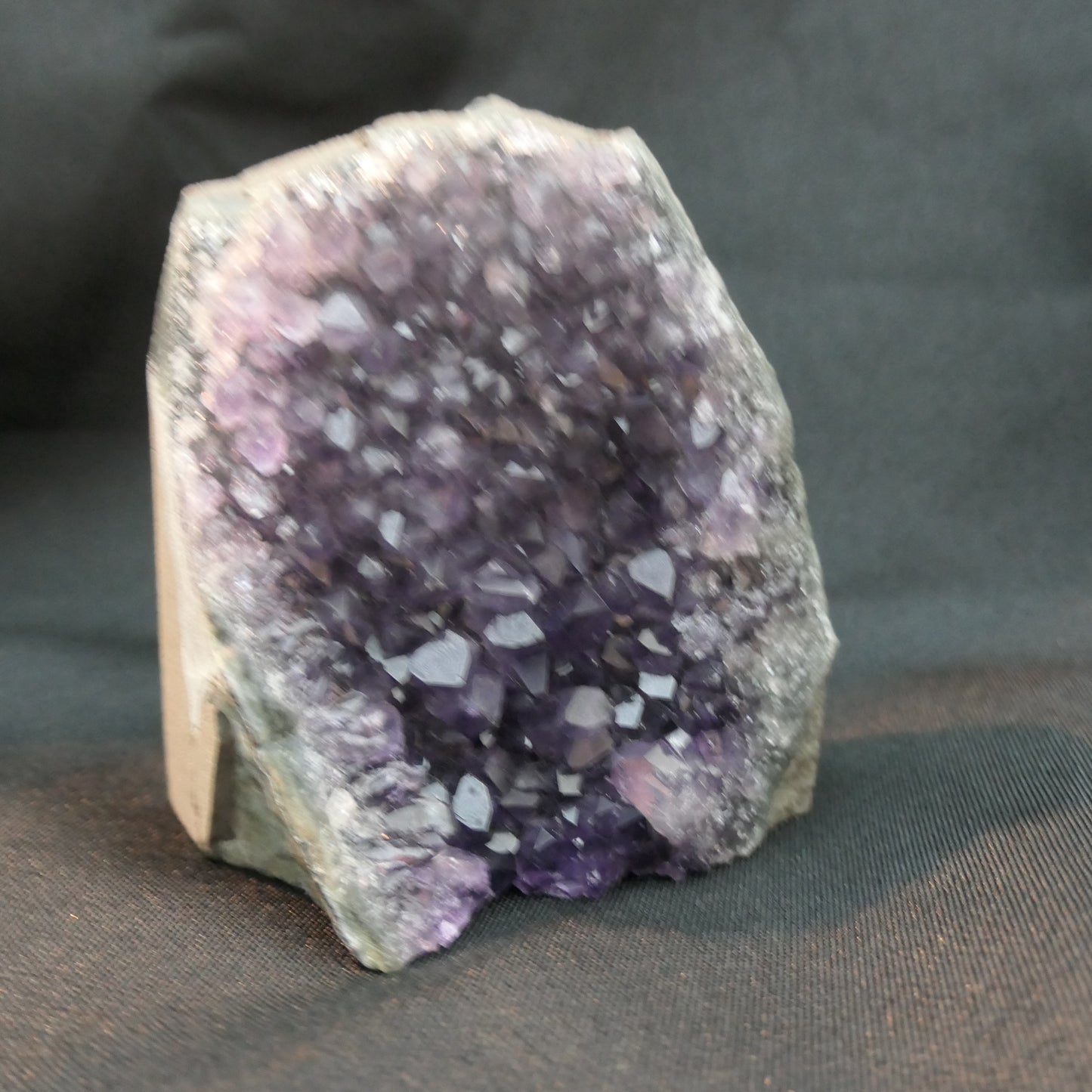 Amethyst Cut Base Cave 04