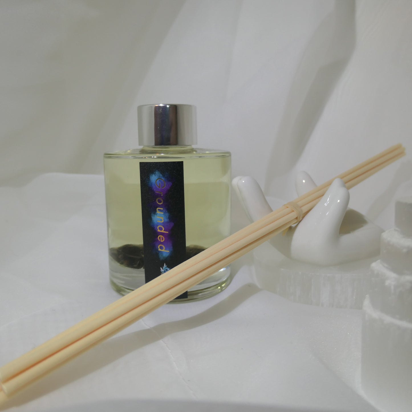 Grounded Reed Diffuser with Smoky Quartz