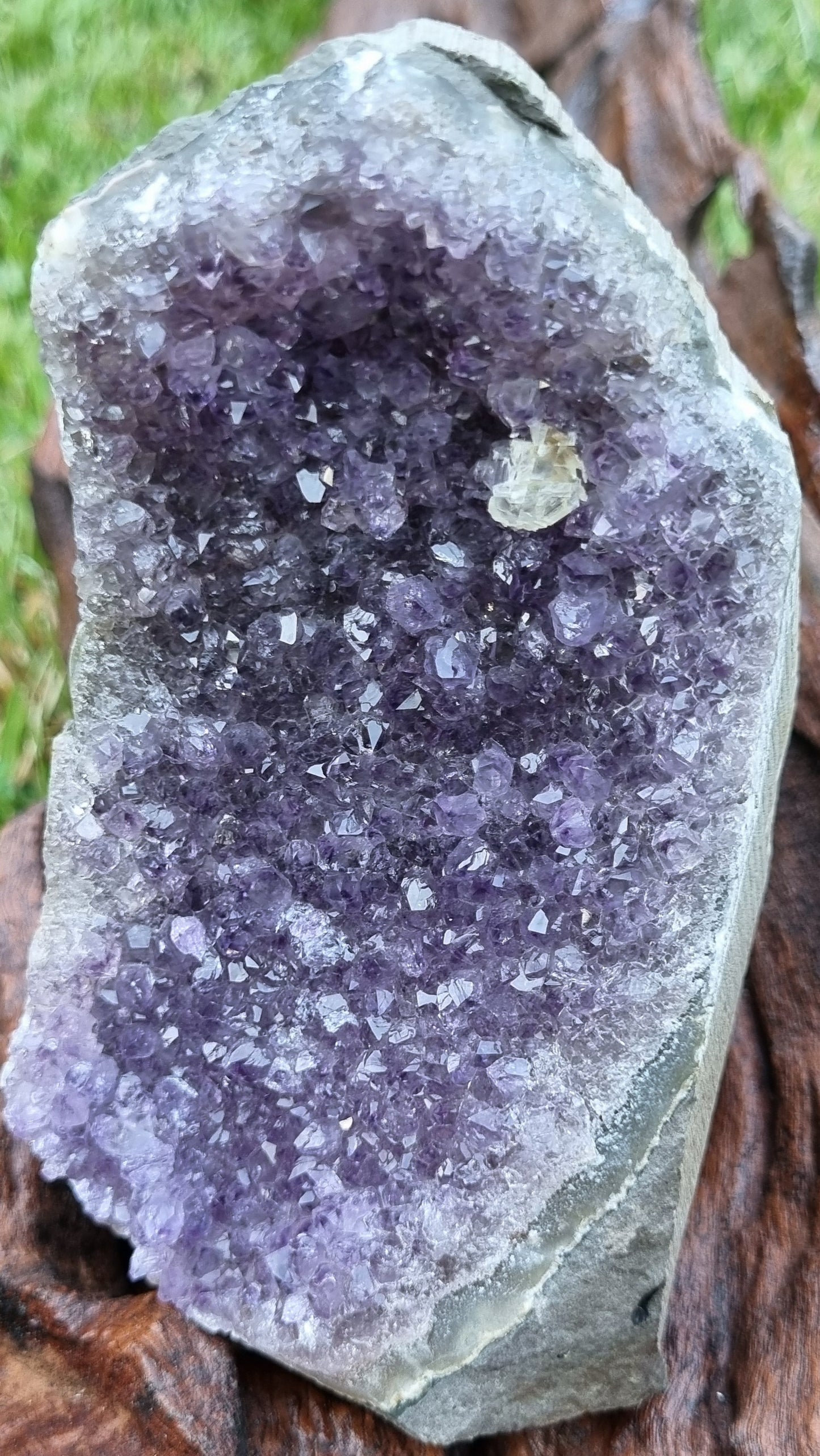 Amethyst Cut Base Cave 01