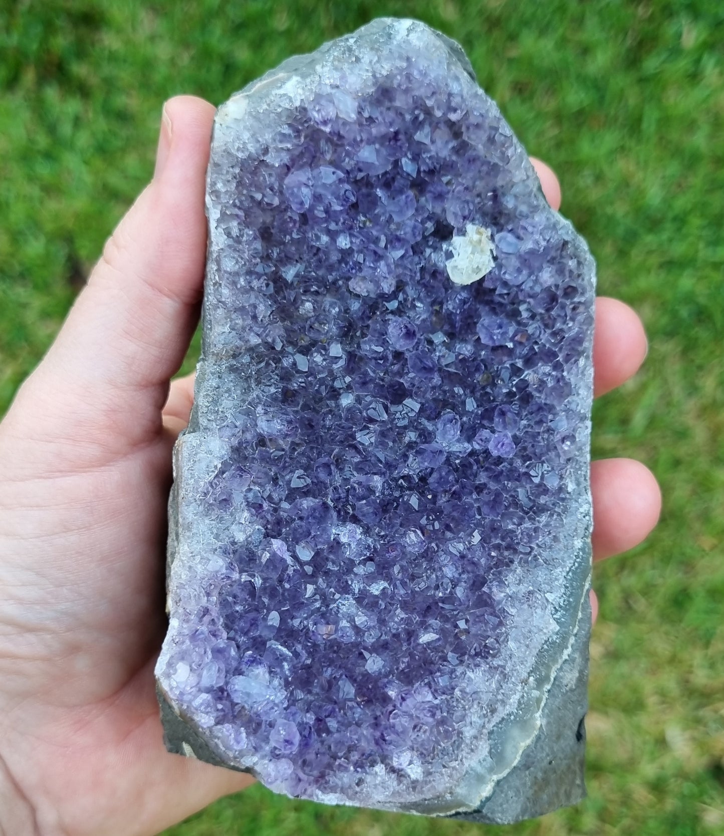 Amethyst Cut Base Cave 01