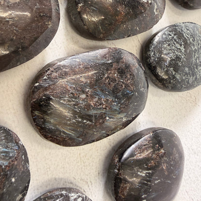 Arfvedsonite Palm Stones