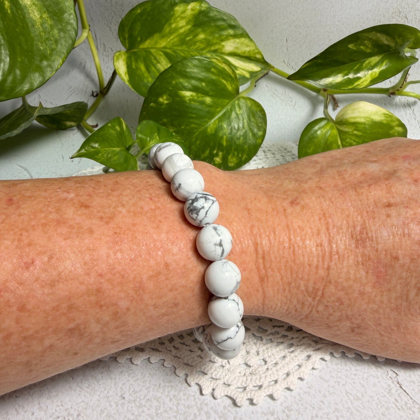 Howlite bead bracelet 10mm
