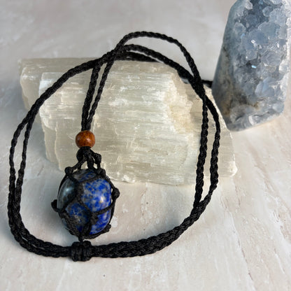 Macrame adjustable necklace tumble pouch