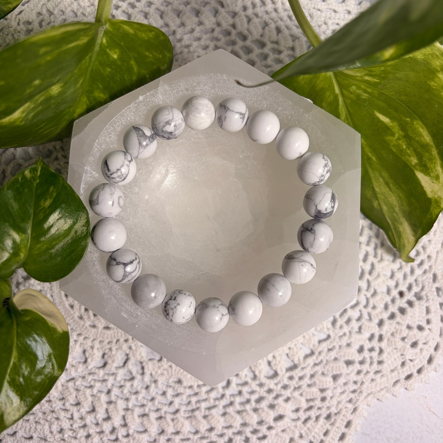 Howlite bead bracelet 10mm