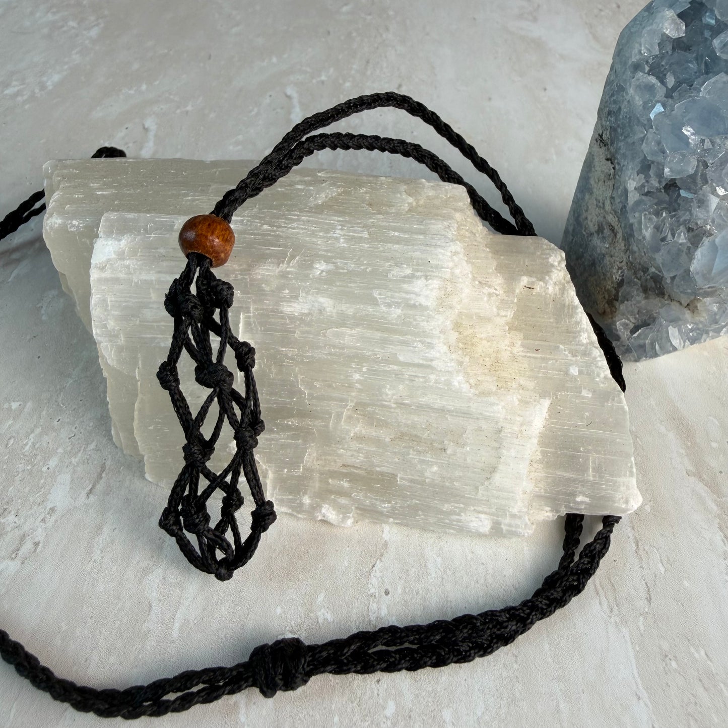 Macrame adjustable necklace tumble pouch