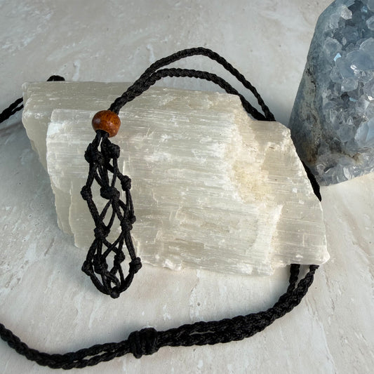 Macrame adjustable necklace tumble pouch