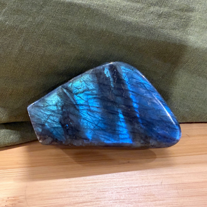 Labradorite free form