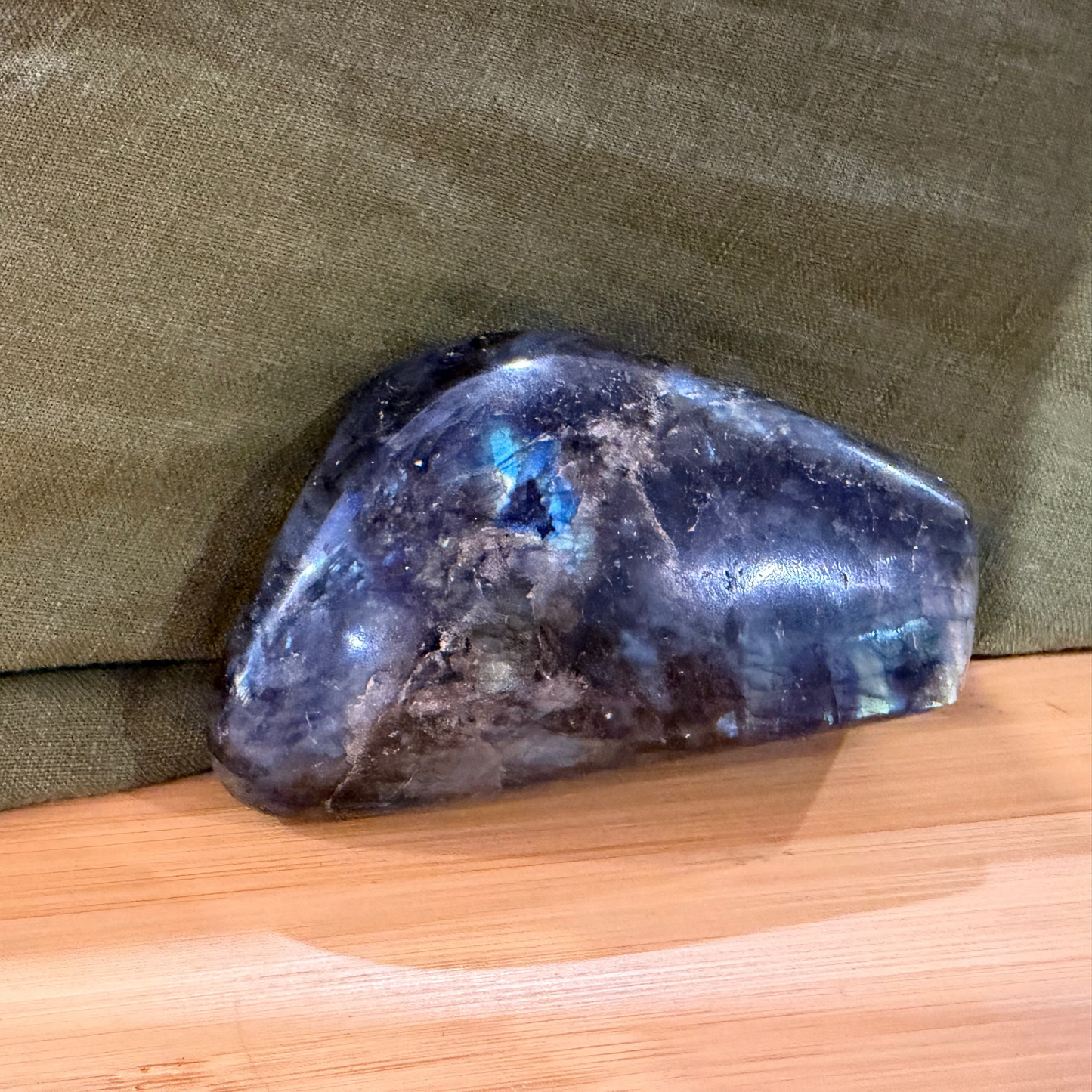 Labradorite free form