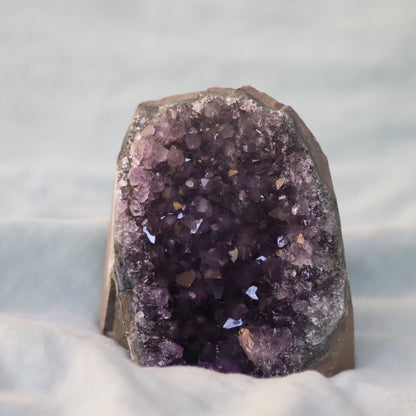 Amethyst Cut Base Cave 04