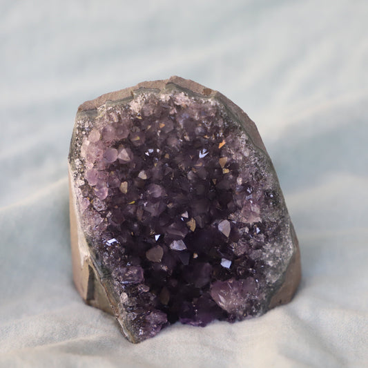 Amethyst Cut Base Cave 04