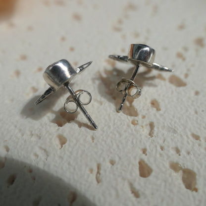 Garnet Starfish Studs - 925