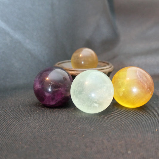 Fluorite sphere - mini