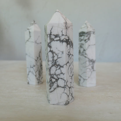 Howlite tower 22