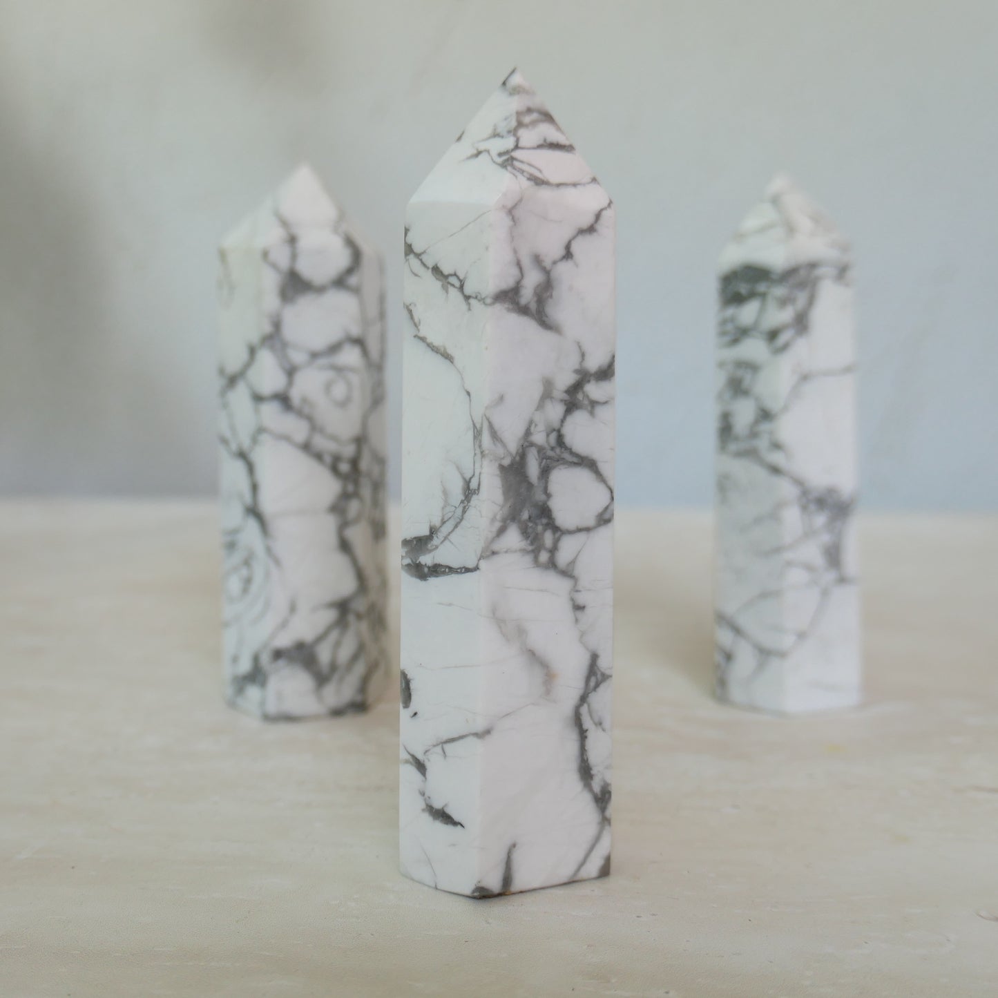 Howlite tower 24