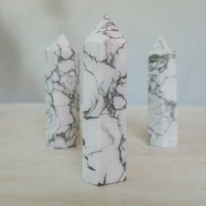 Howlite tower 24