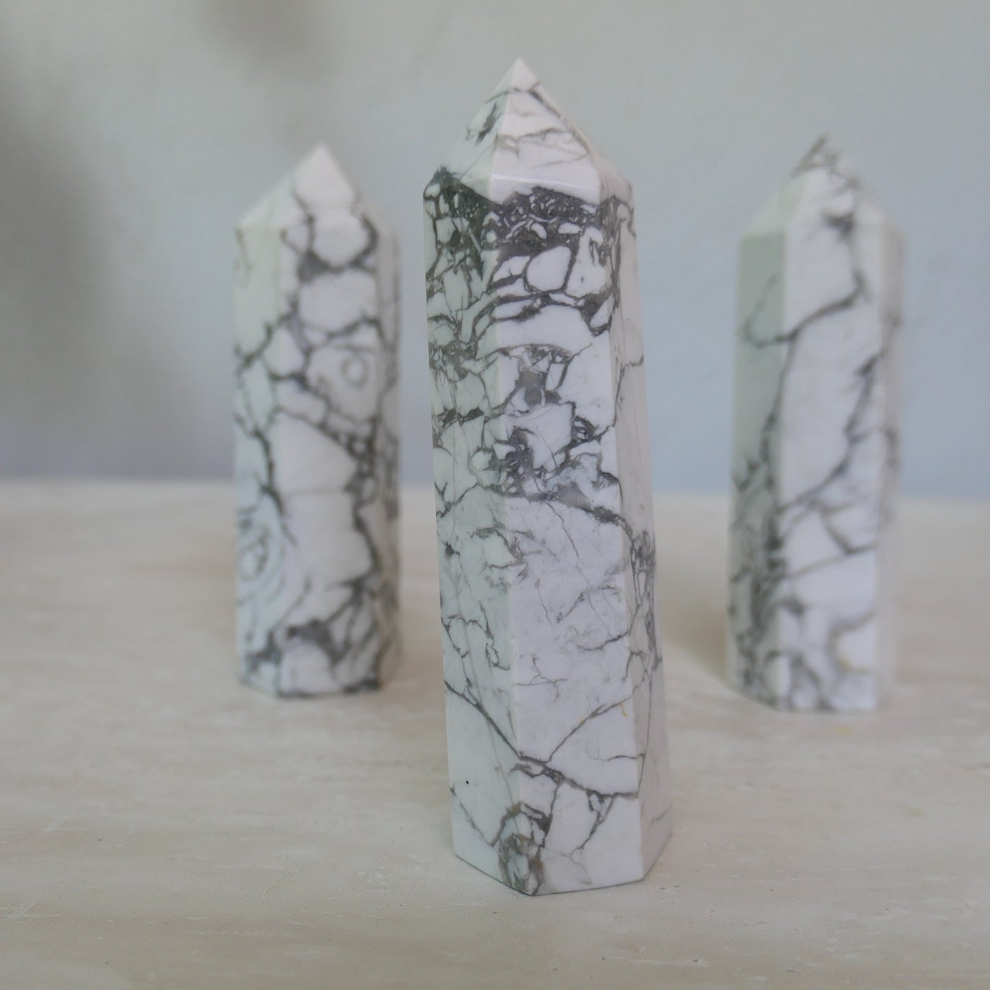 Howlite tower 23