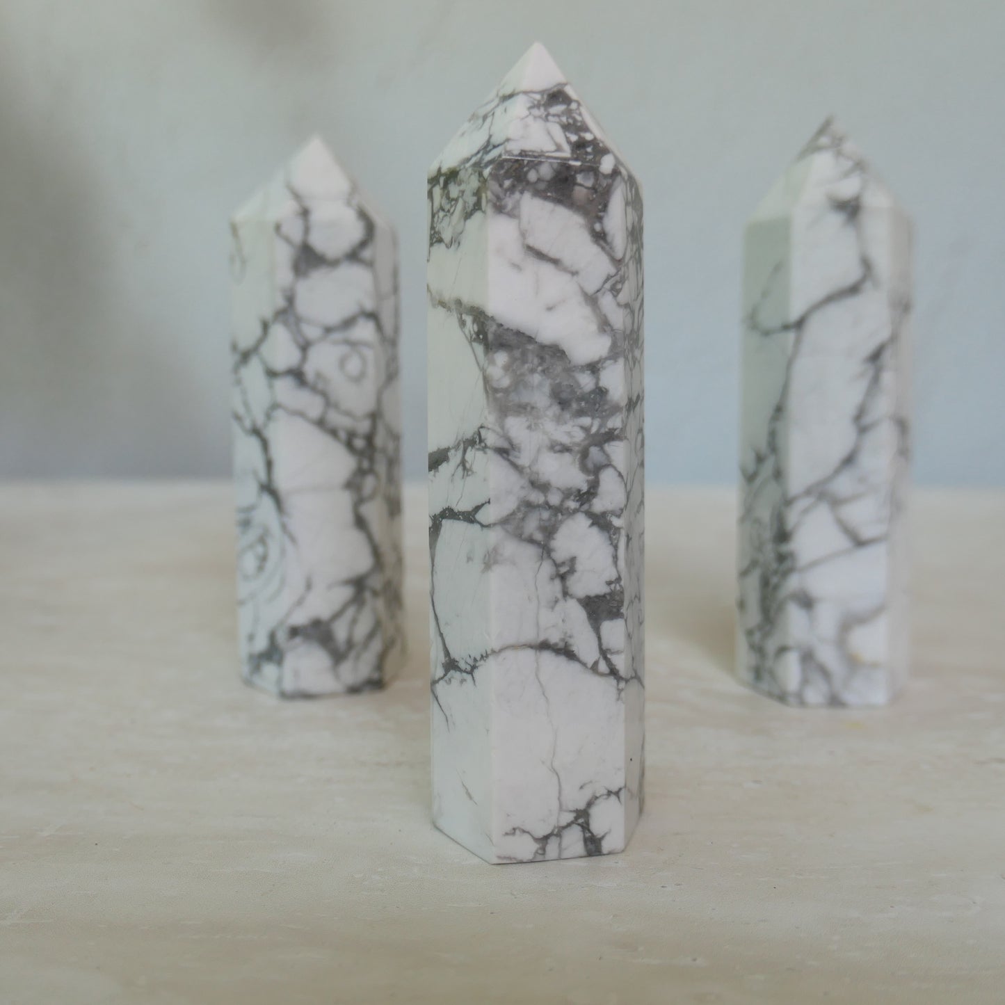 Howlite tower 23