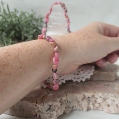 Rhodonite nugget bracelet 4-6mm