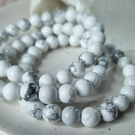 Howlite bead bracelet 8mm